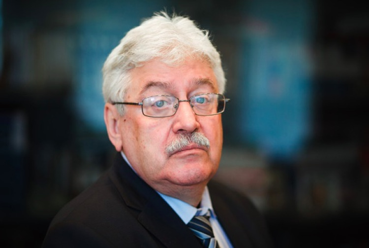 Академик Пивоваров.