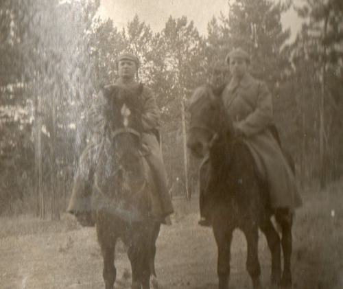 1932 год. Офицеры НКВД в конном разъезде.
