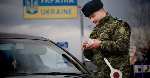 Были времена, когда пересечь российско-украинскую границу было не просто, а очень просто.